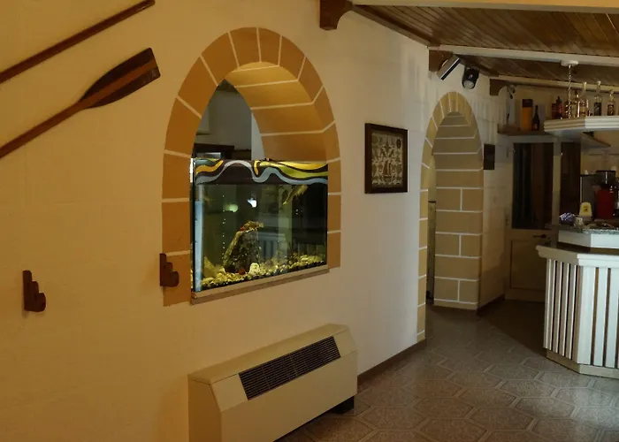 2 Mari Hotell 2*
