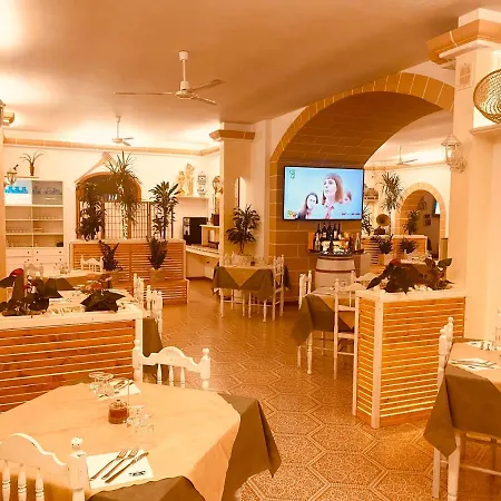 2 Mari Hotel